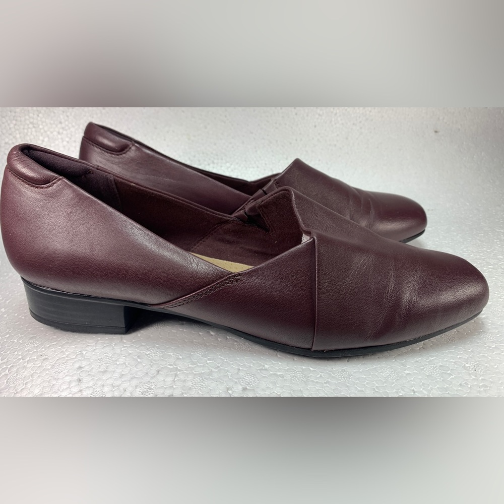 Clarks Collection sz 8.5 comfort leather burgundy flats ballet slip-on